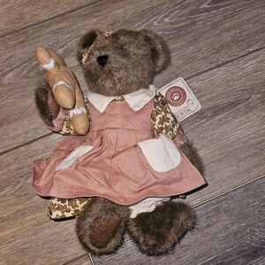 Boyd bear with apron & cookie, too cute, Rare Vintage Plush Vintage Teddy Bear